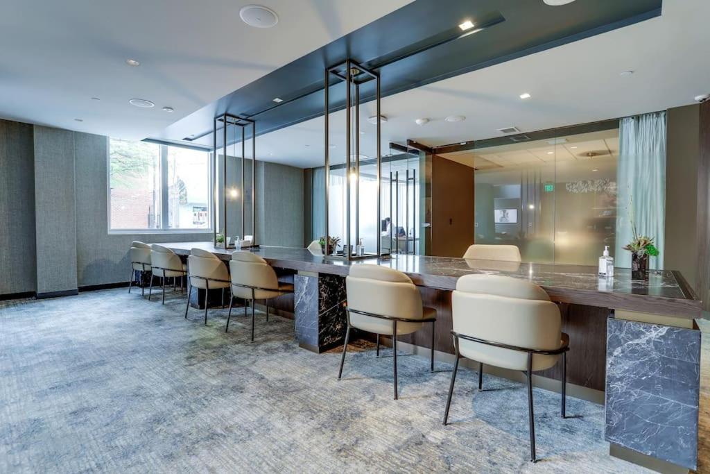 Gorgeous 1 Bedroom At Clarendon With Gym And Rooftop Arlington Exterior foto